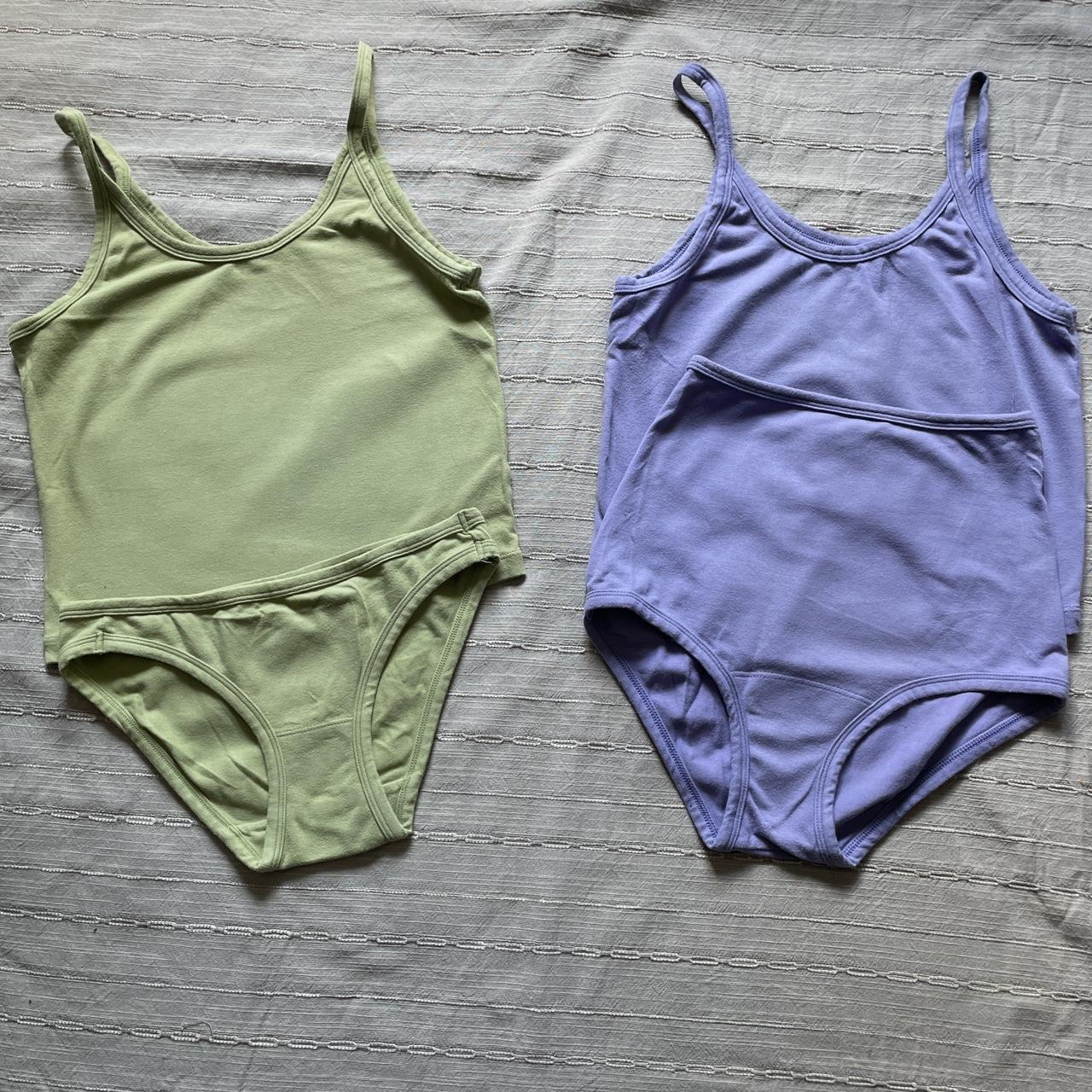 ARQ sets x 2! you get 2 medium tops and 2 xsmall... - Depop