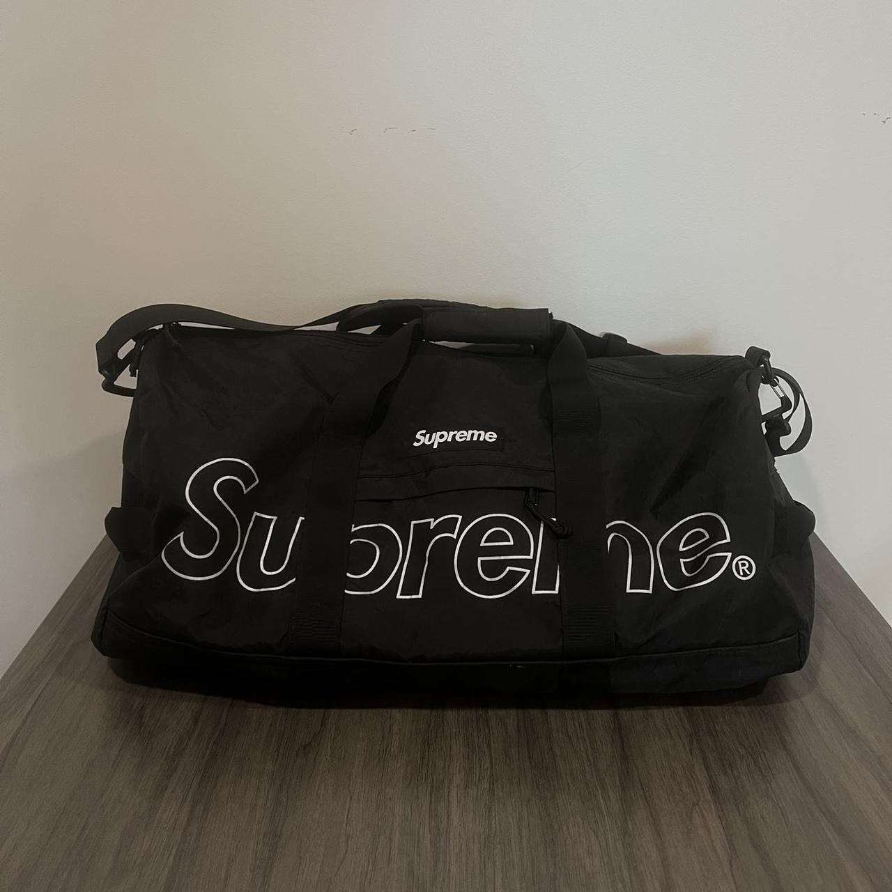 Supreme Duffle Bag FW18 No flaws, like brand... Depop