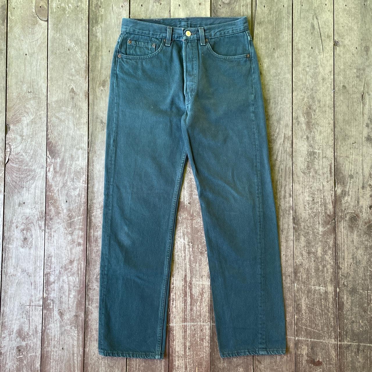 Levi's Men's Navy and Green Jeans | Depop