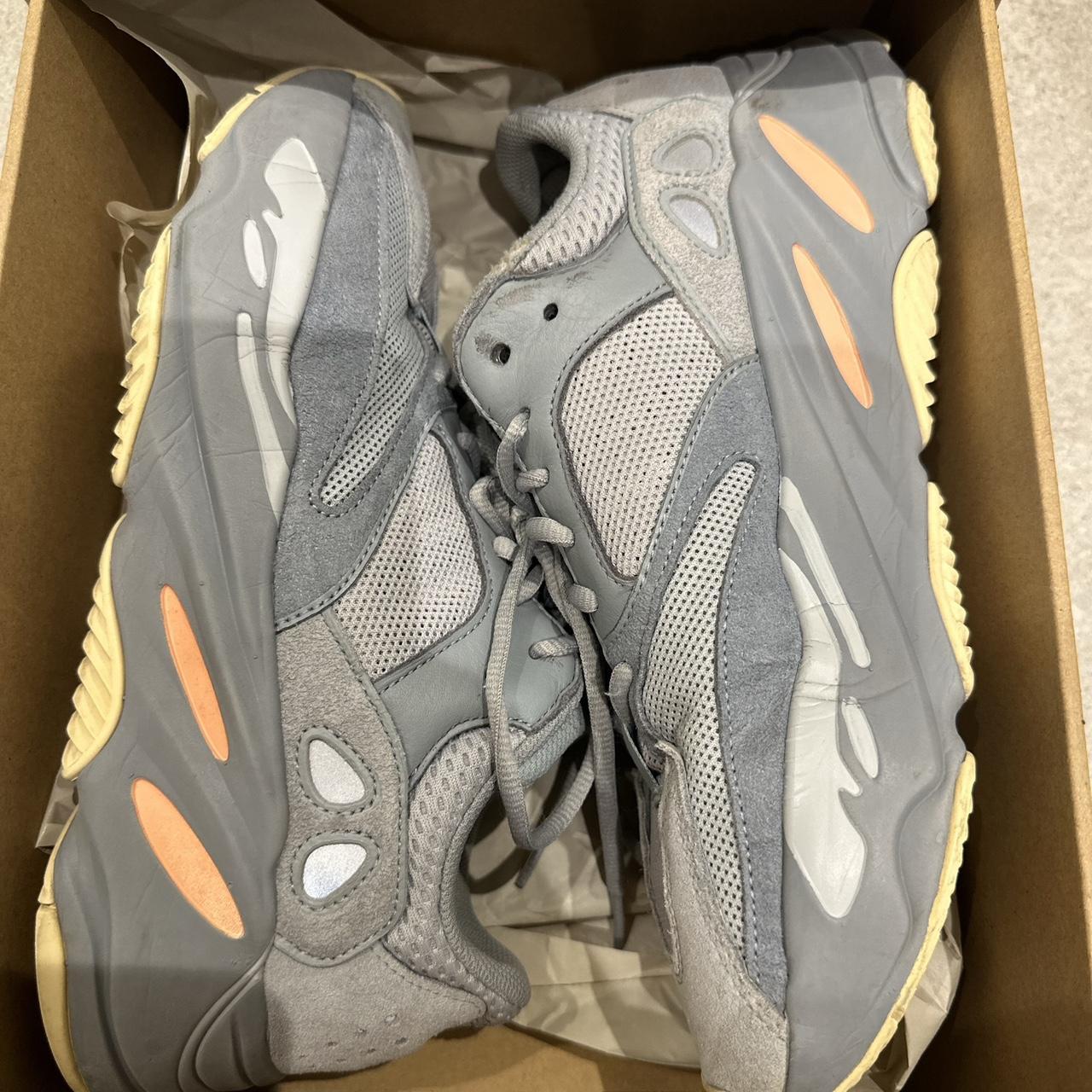 yeezy 700 mens