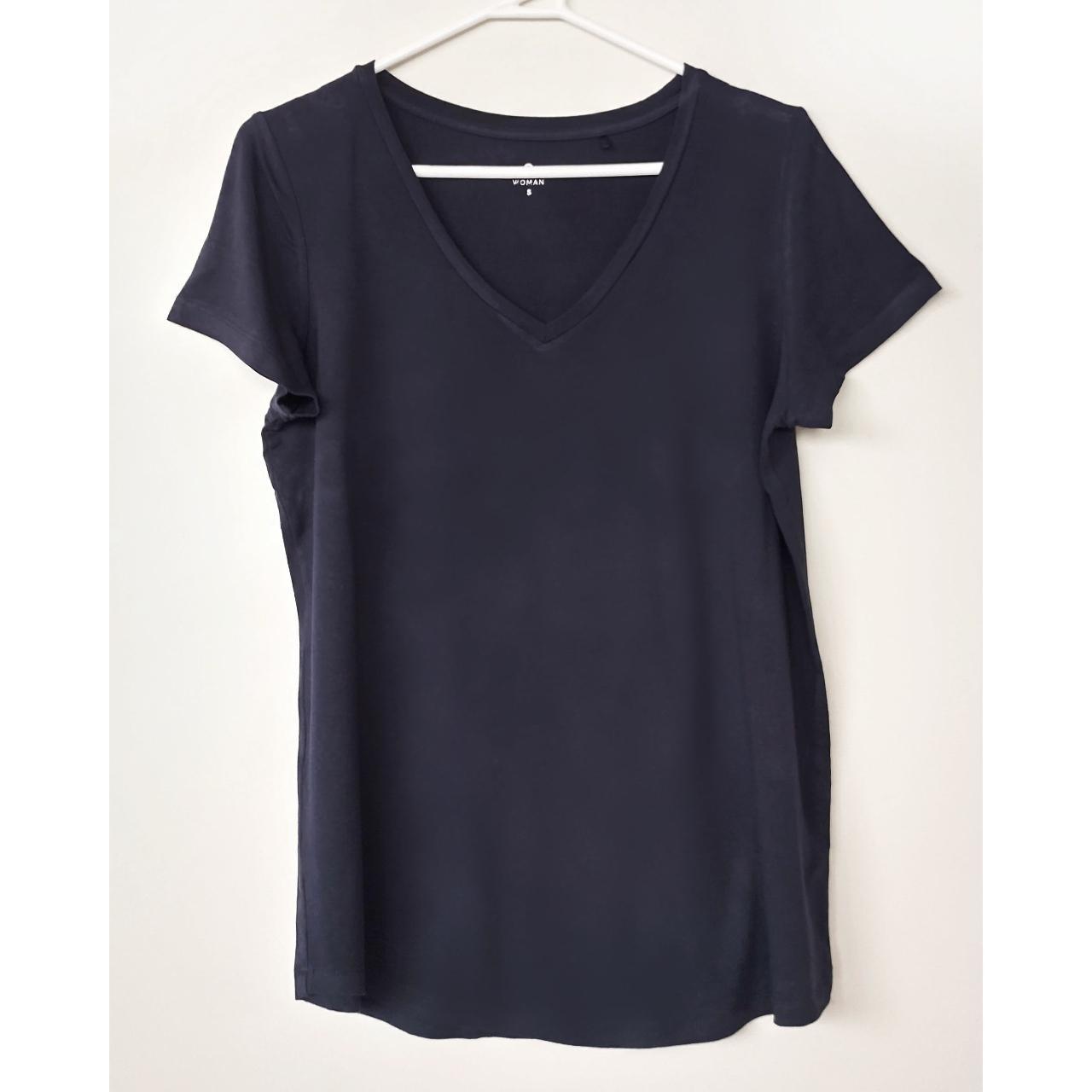 Womens Navy Blue V Neck Top by Target Very Strerchy... - Depop