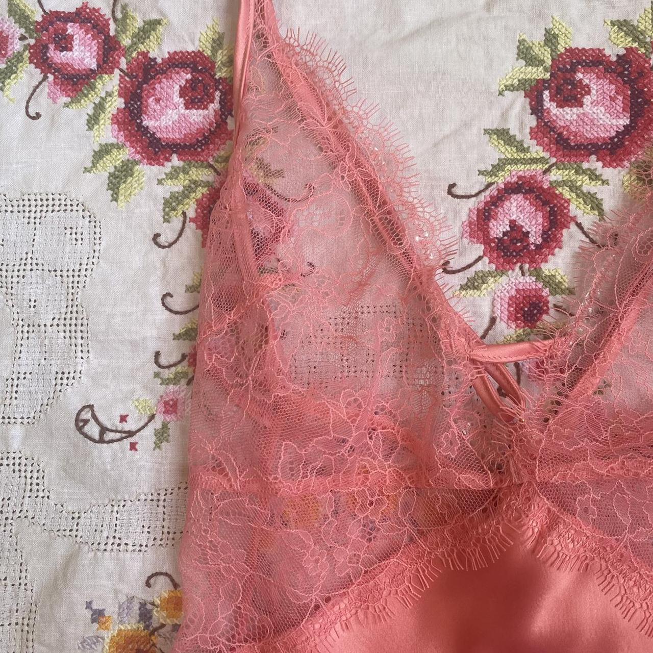 Women's Pink Vestundershirts Depop