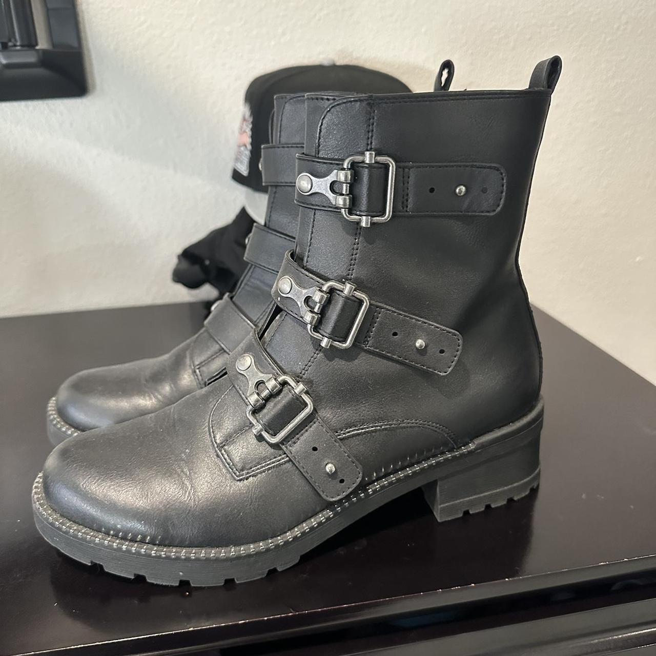 Black boots I bought from kohl’s a long time ago.... Depop