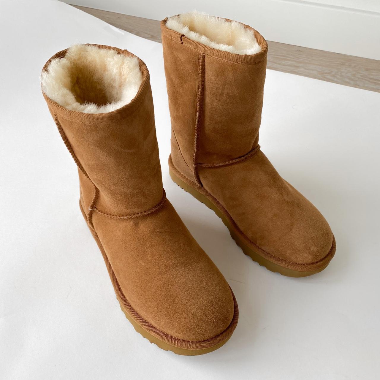 Ugg classic hot sale short tan