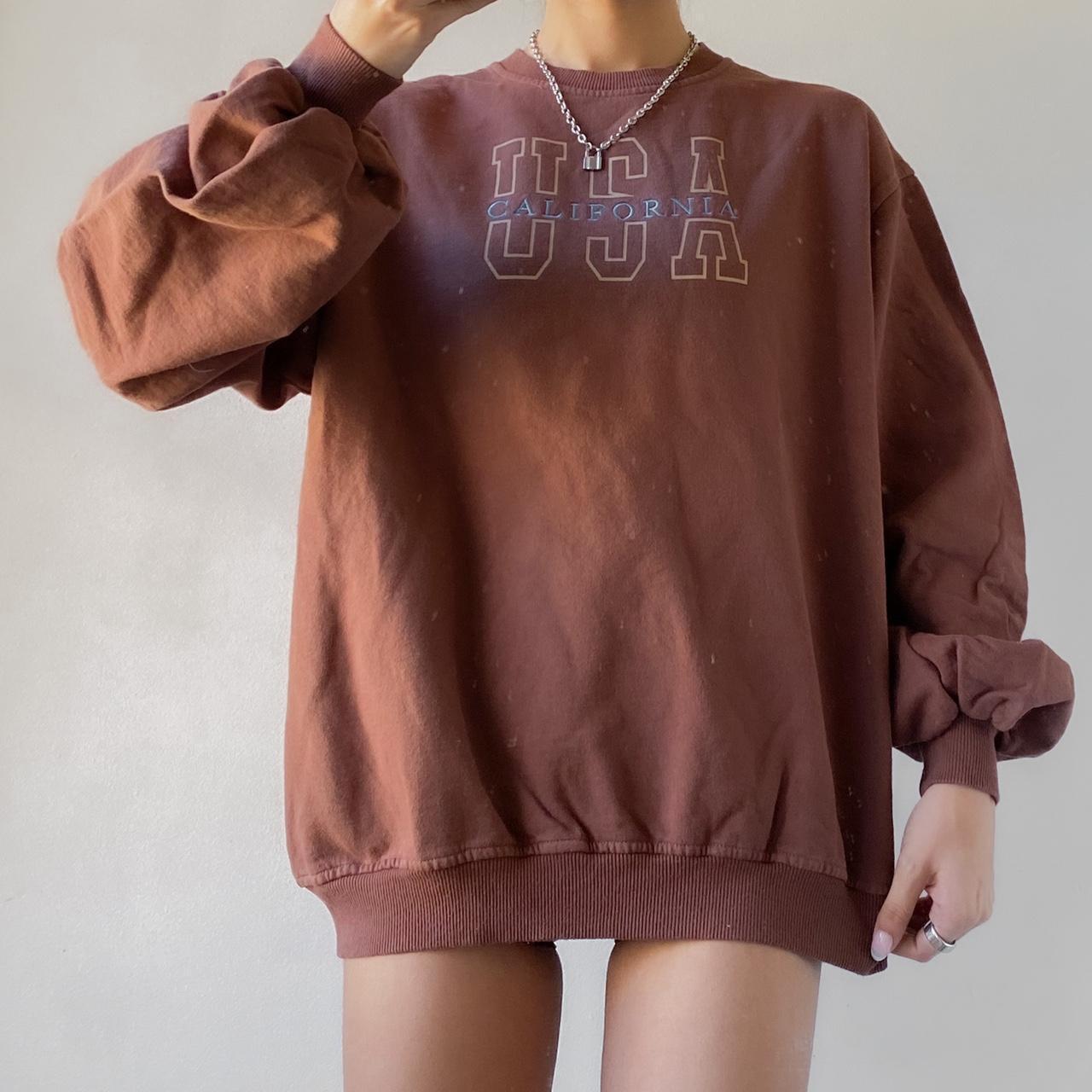 Brown vintage graphic sweatshirt Size small but - Depop