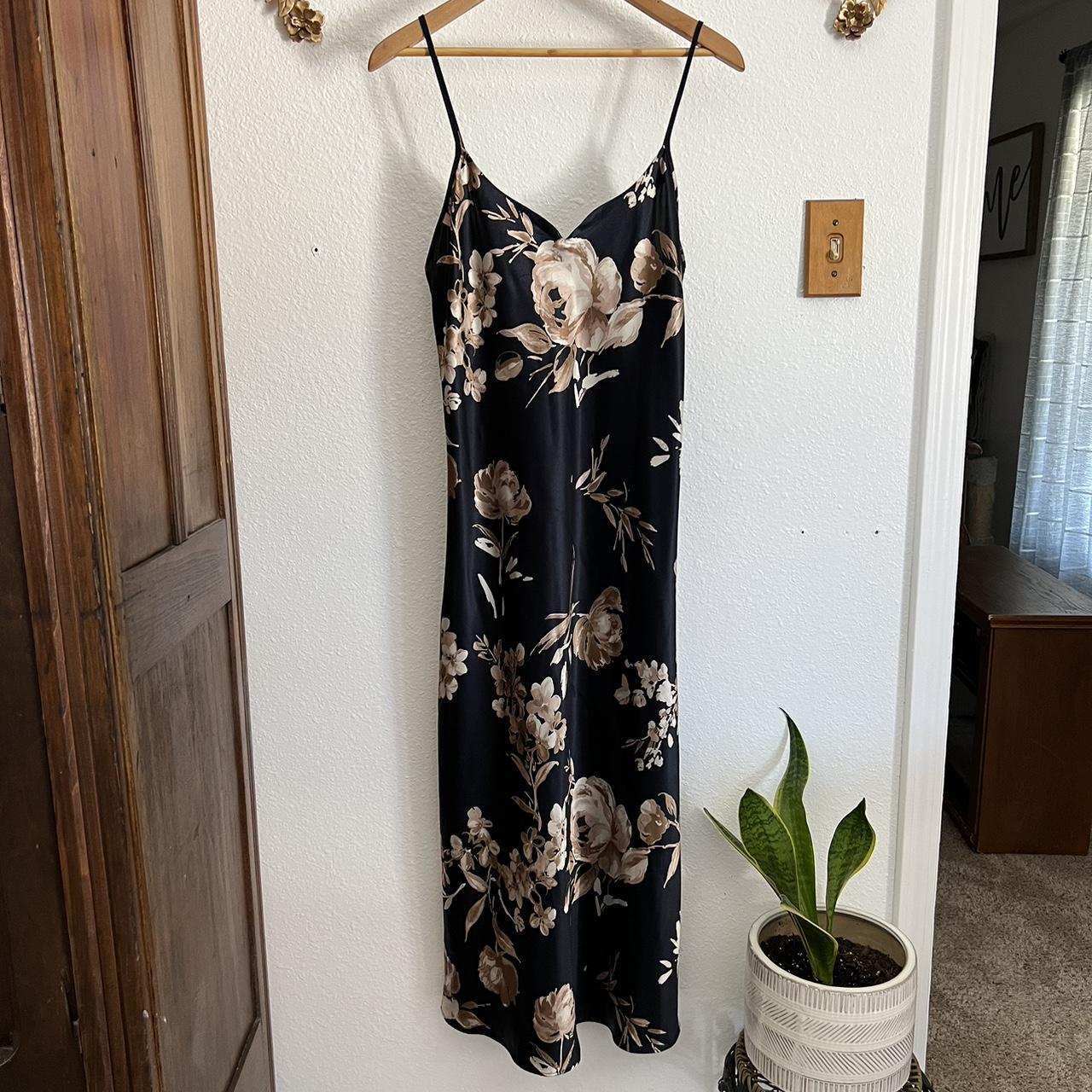 Halston Women's Black and Gold Dress | Depop