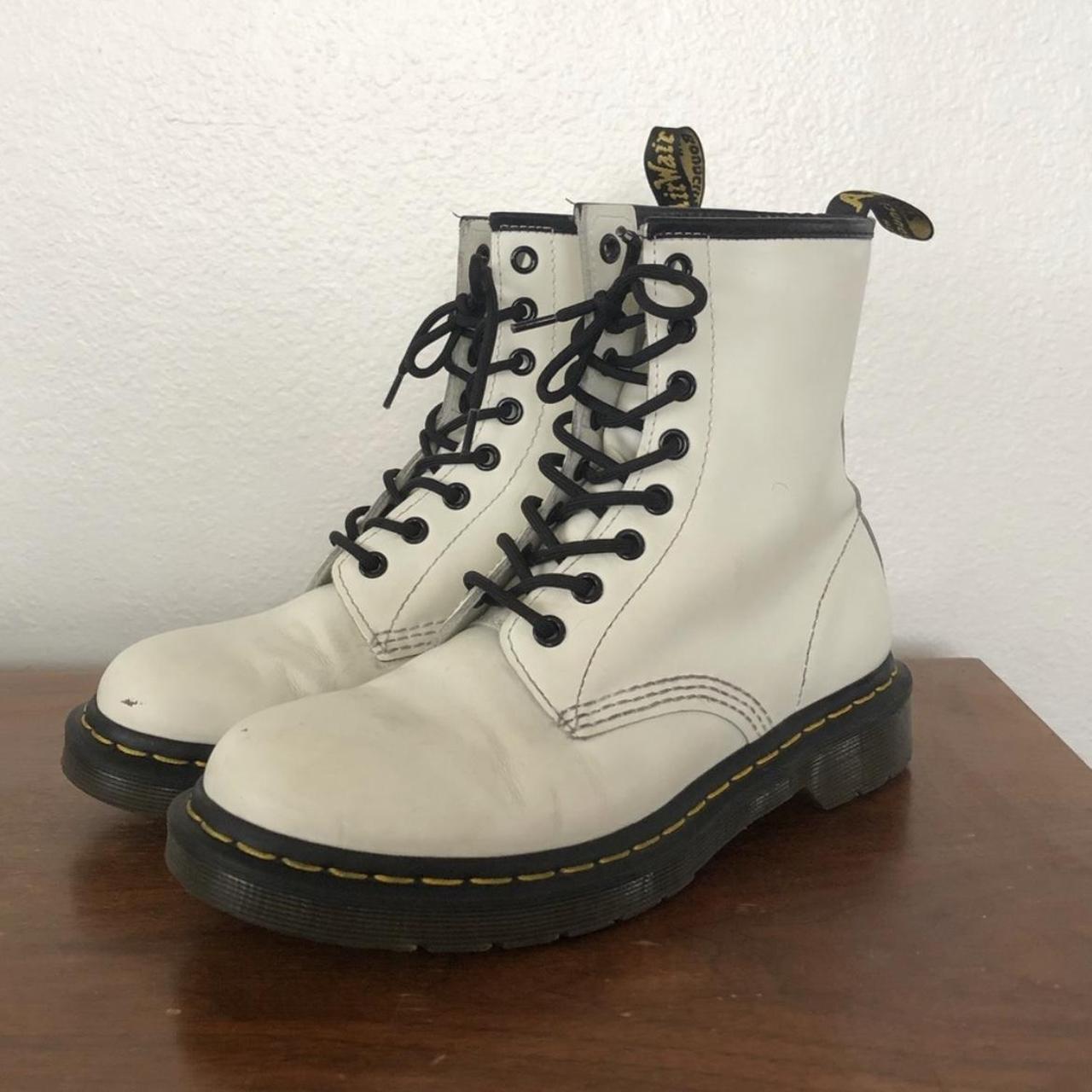 martens 1460 boots, white good condition-