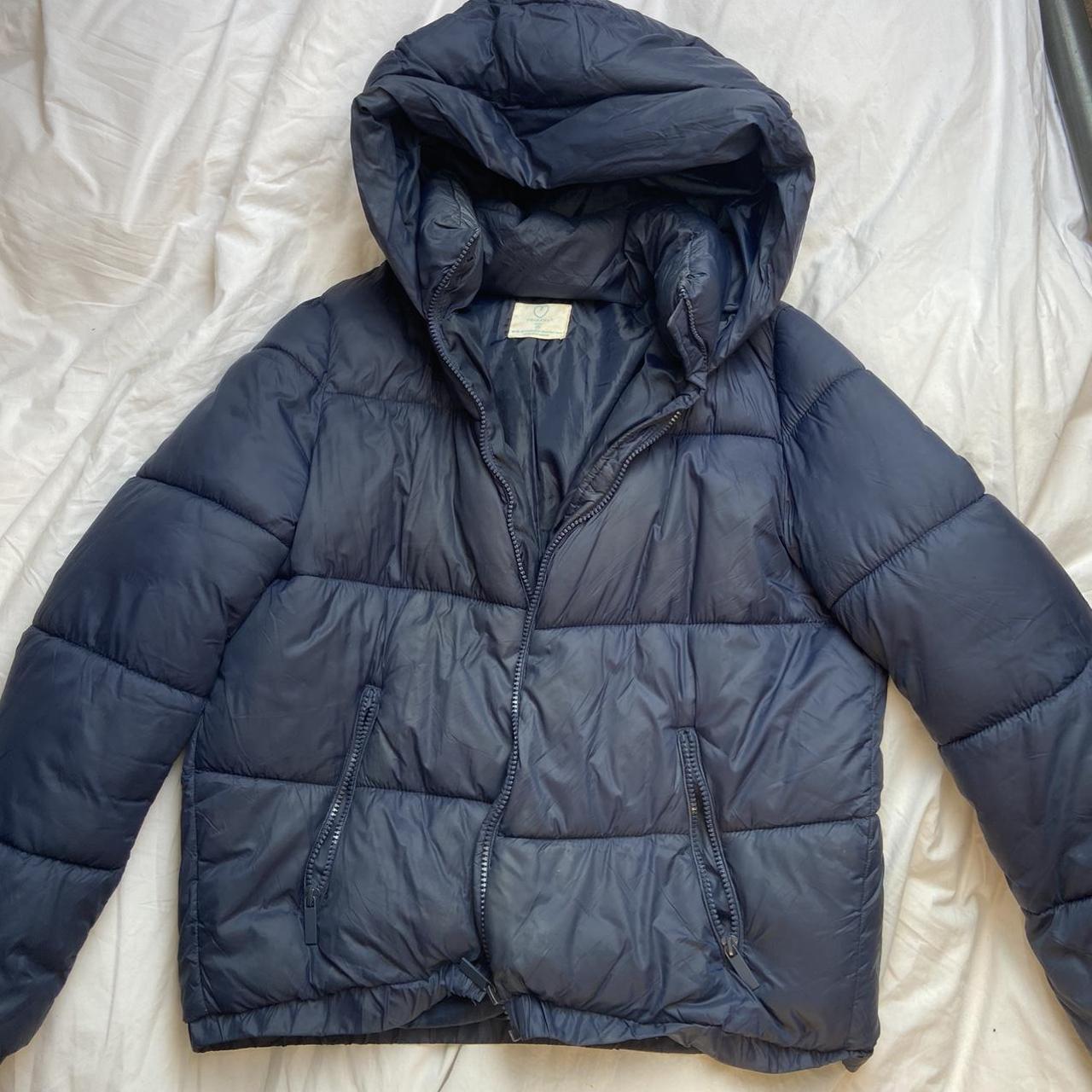 Navy puffer jacket. Navy blue with hood and pockets.... - Depop