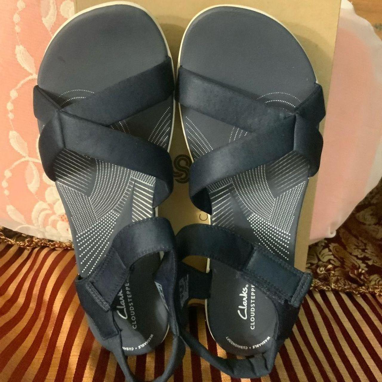 Clark store cloud sandals