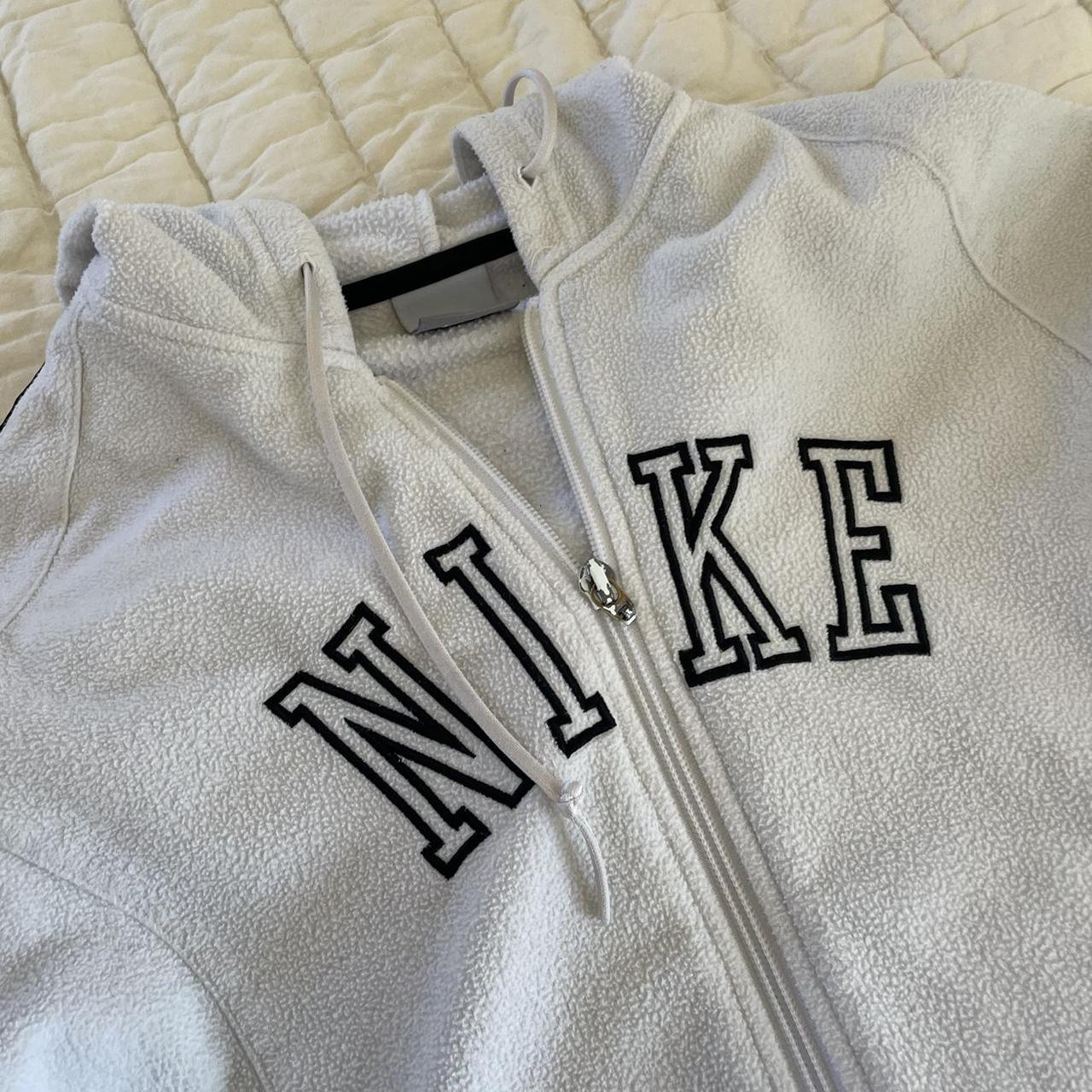 depop nike vintage hoodie