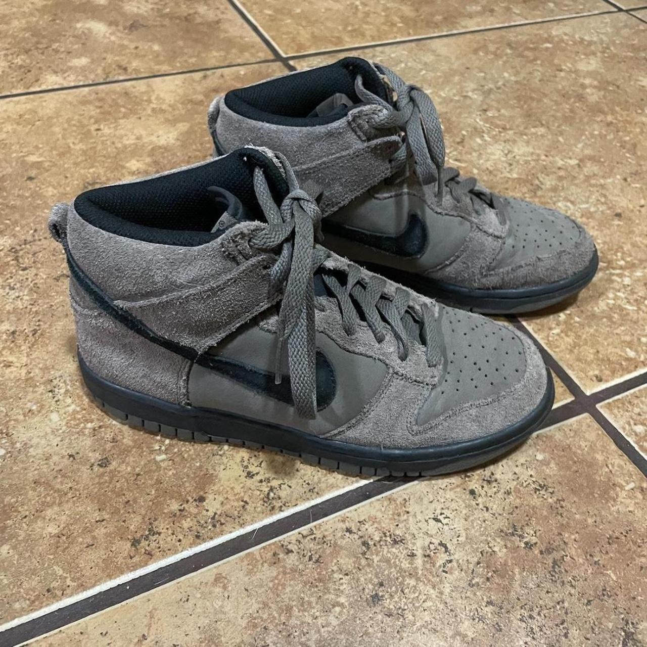 nike dunk high dark mushroom