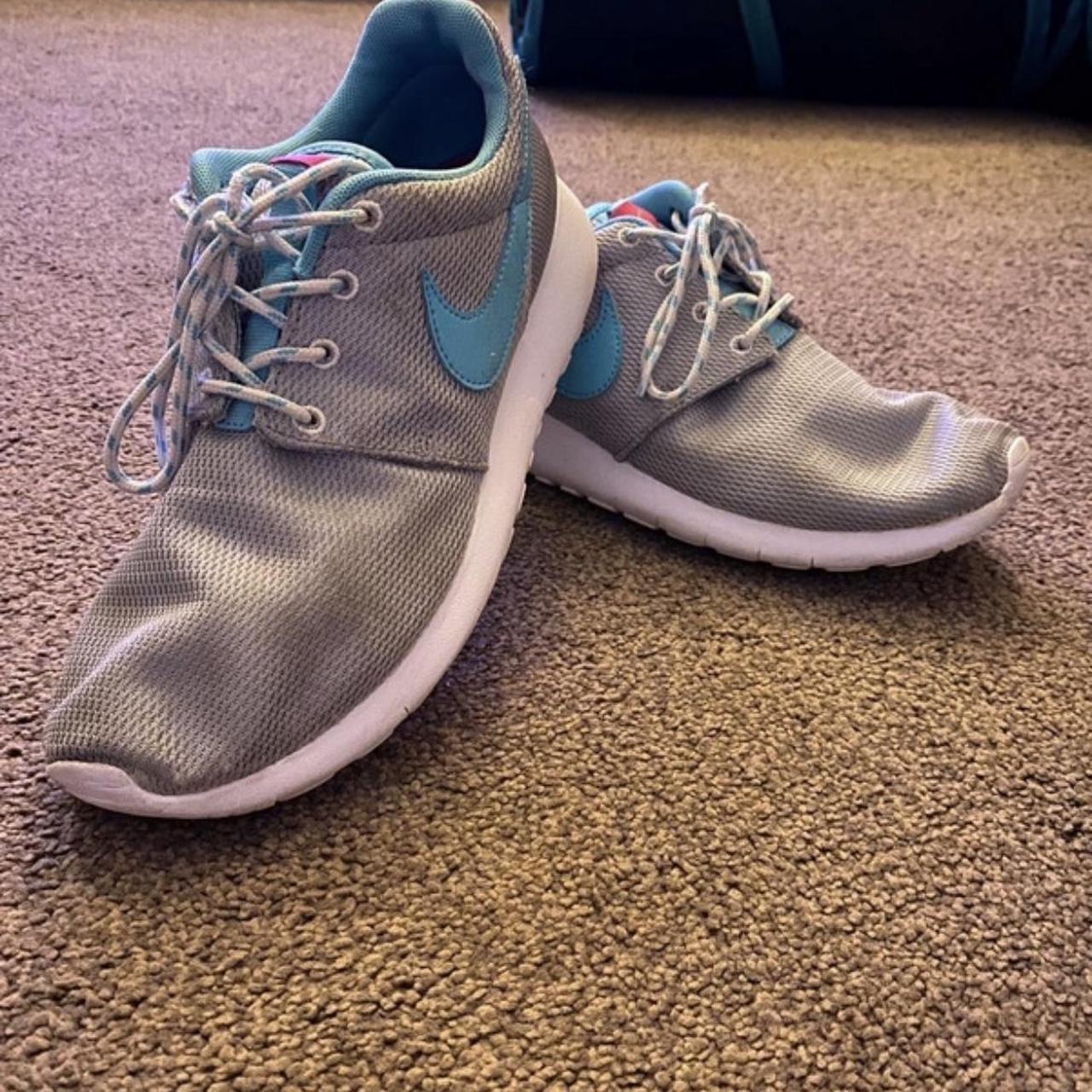 Nike Roshe Run Trainers Grey and Light blue