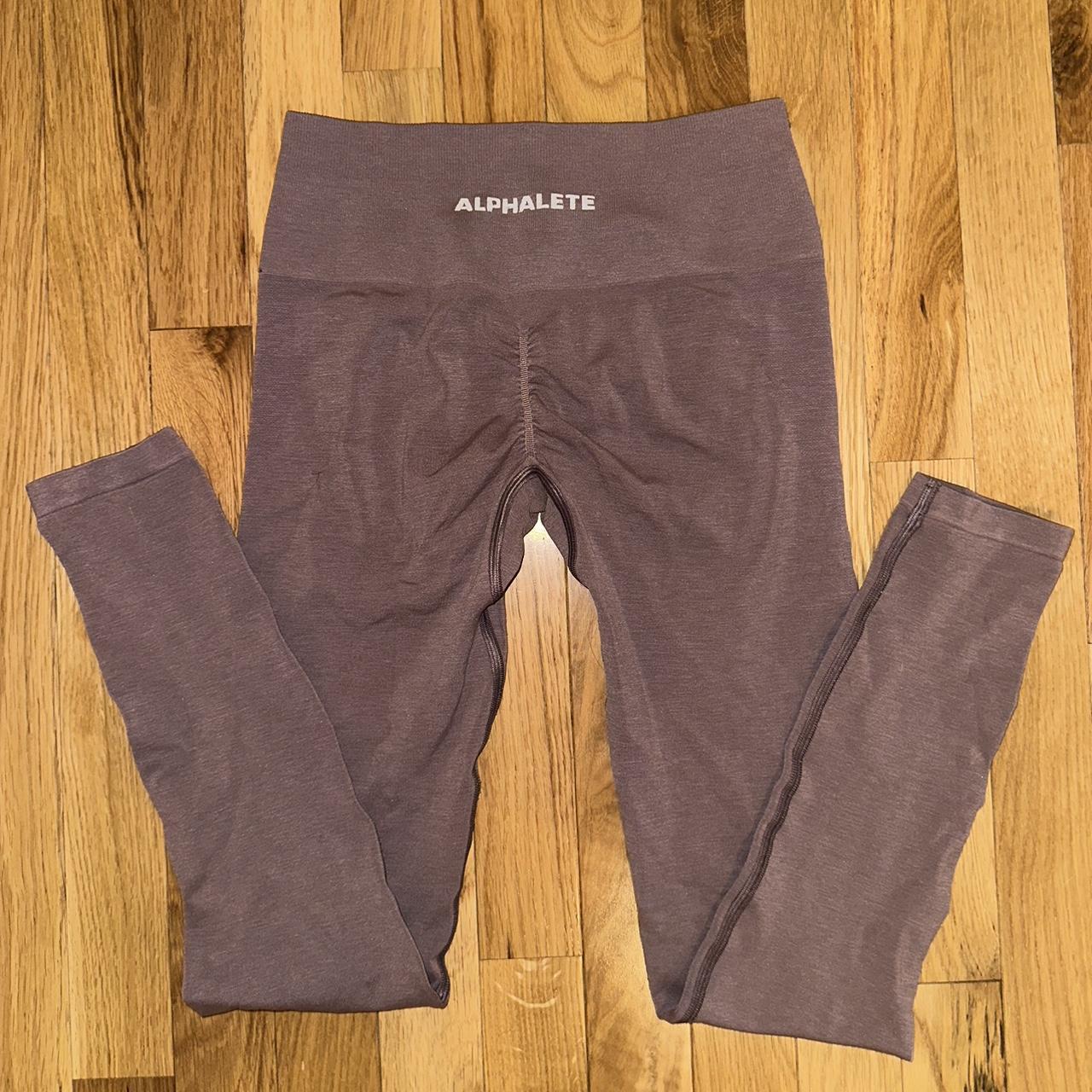 ALPHALETE AMPLIFY deals LEGGINGS PASSIVE PURPLE