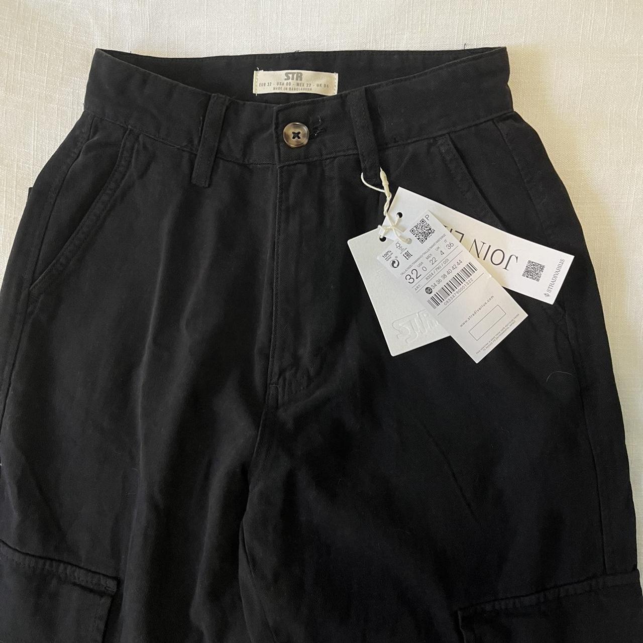 Stradivarius straight leg cargo pants in black Size... Depop