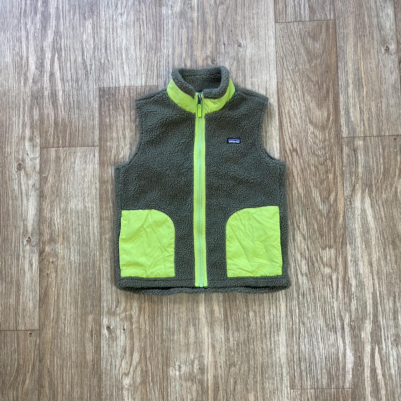 Patagonia retro pile vest kids simple green outdoors. Depop