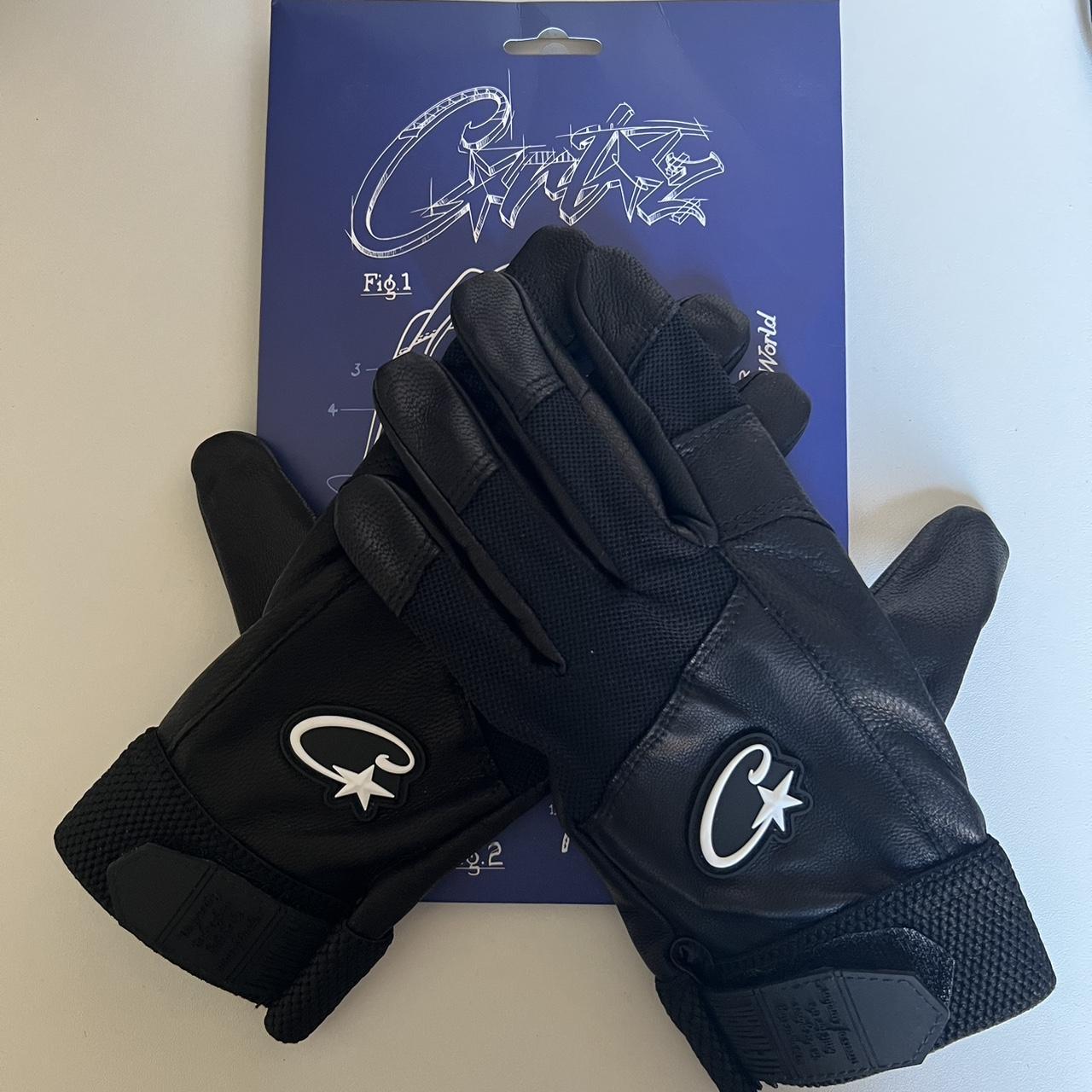 Men's Black and White Gloves Depop