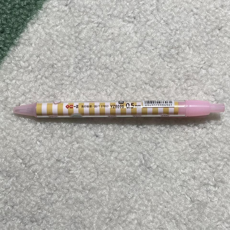 2010 hello kitty 6 pack of pencils! details - Depop