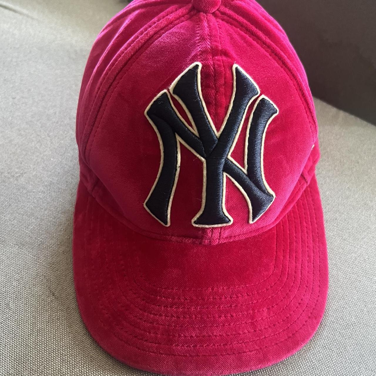 Gucci NY Yankees Deer Baseball Cap - Black Hats, Accessories - GUC749680