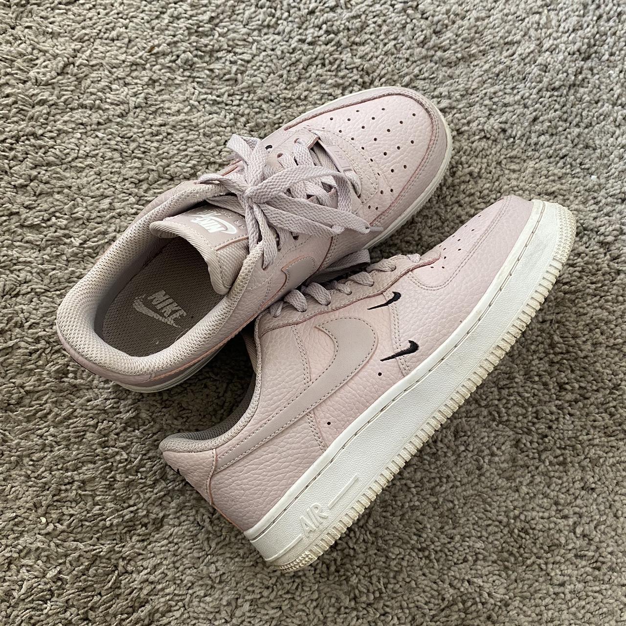 womens black and pink nike trainers
