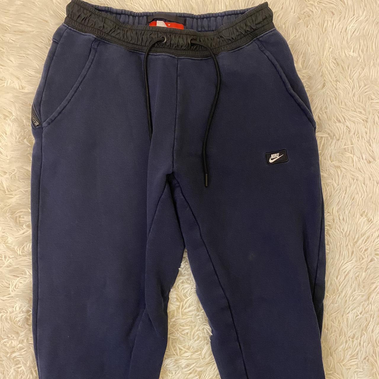 Dark blue nike discount joggers