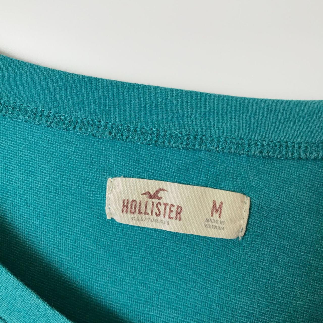 Hollister T Shirt Classic Trendy V-Neck Graphic Tee - Depop