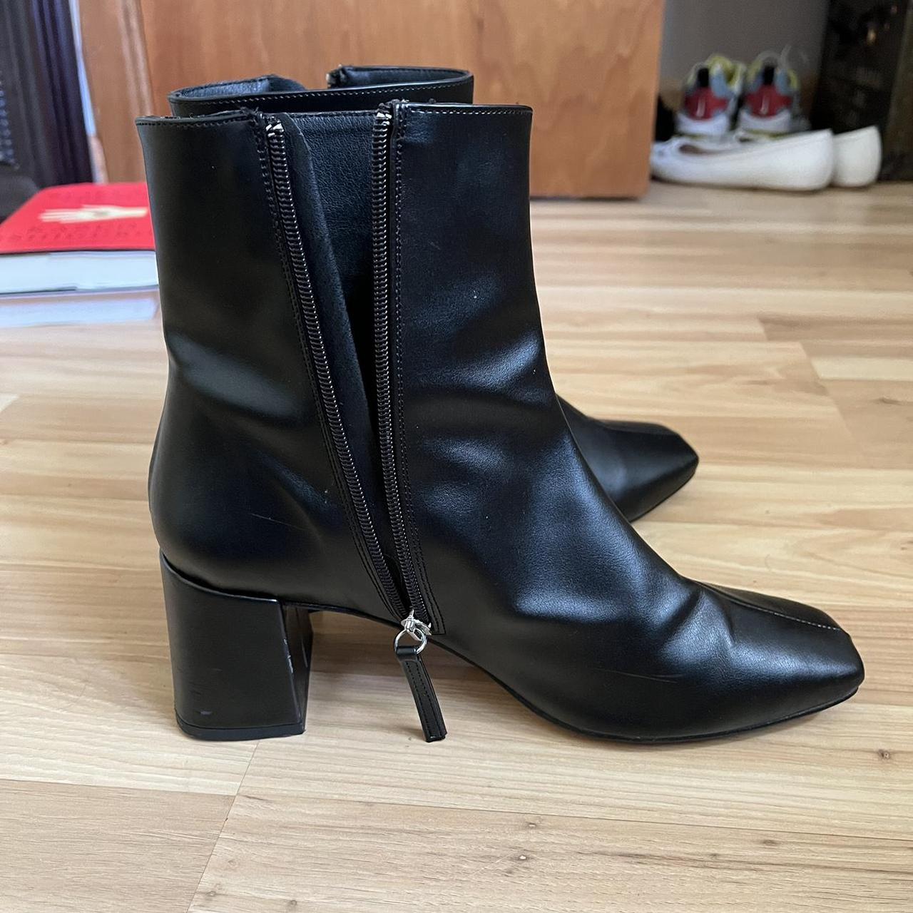 Alohas Women's Black Boots | Depop