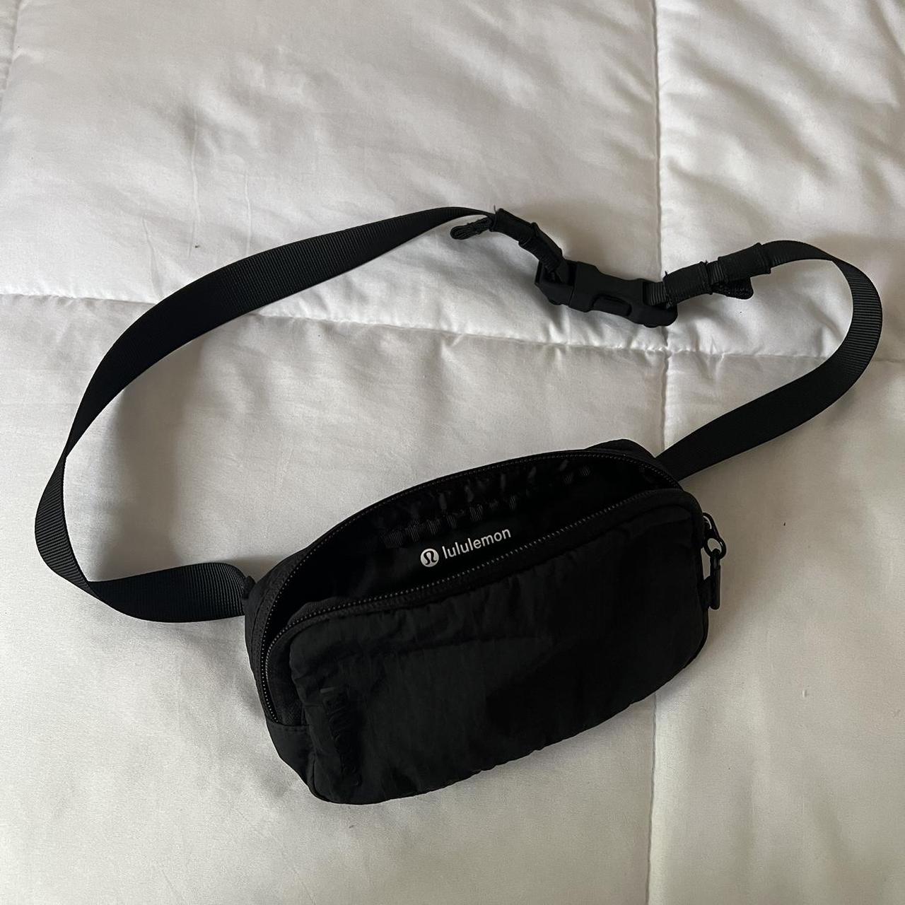 Lululemon belt bag - Depop