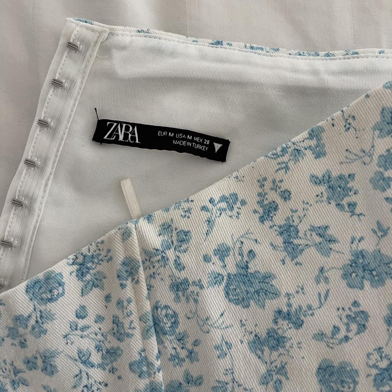 Zara Women's Blue and White Croptop Depop