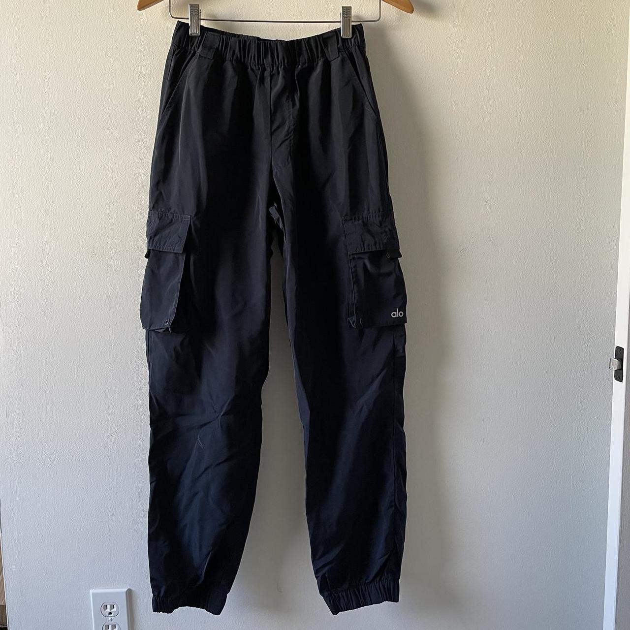 ALO it girl pants in navy Stay one step ahead in... Depop