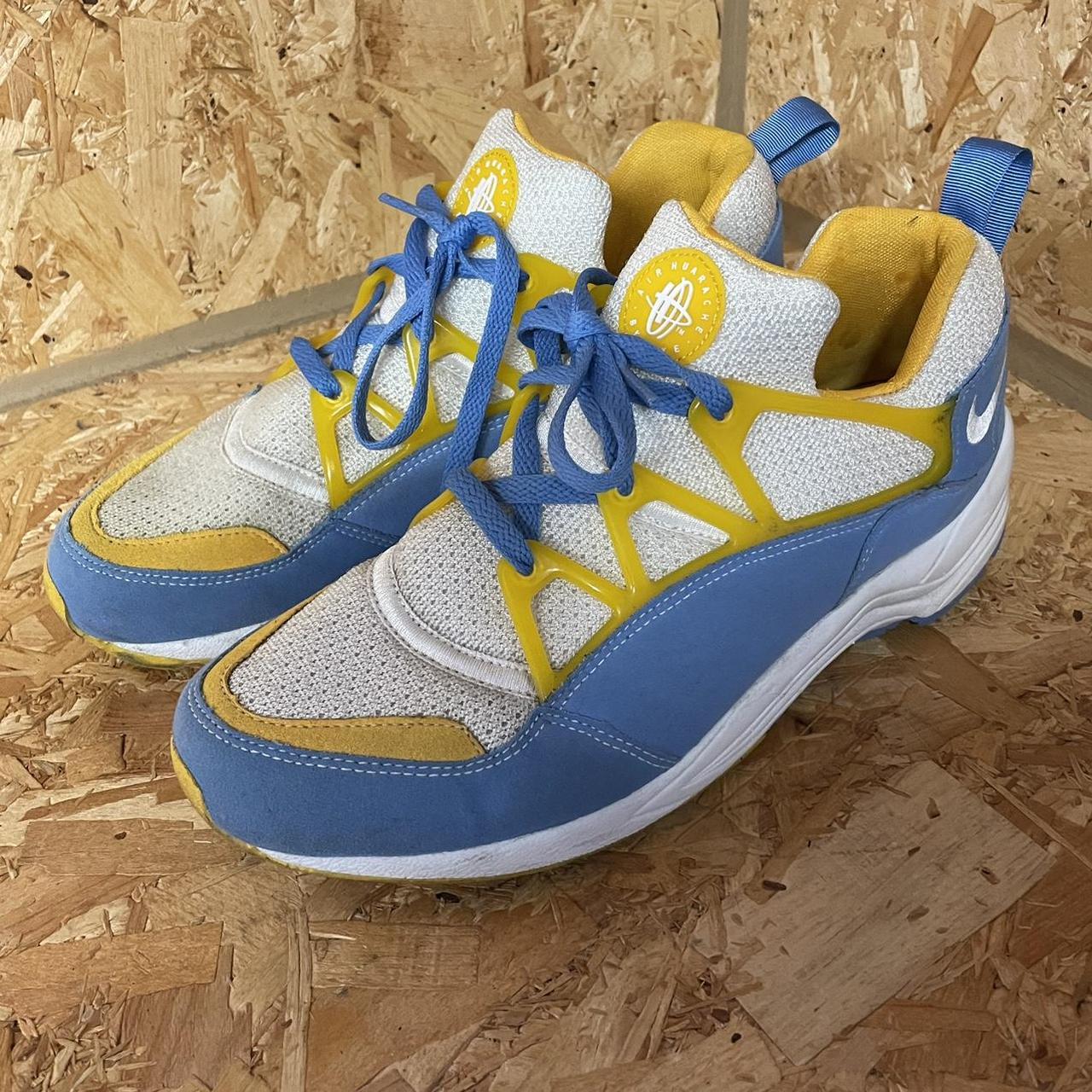 Nike huarache yellow mens deals