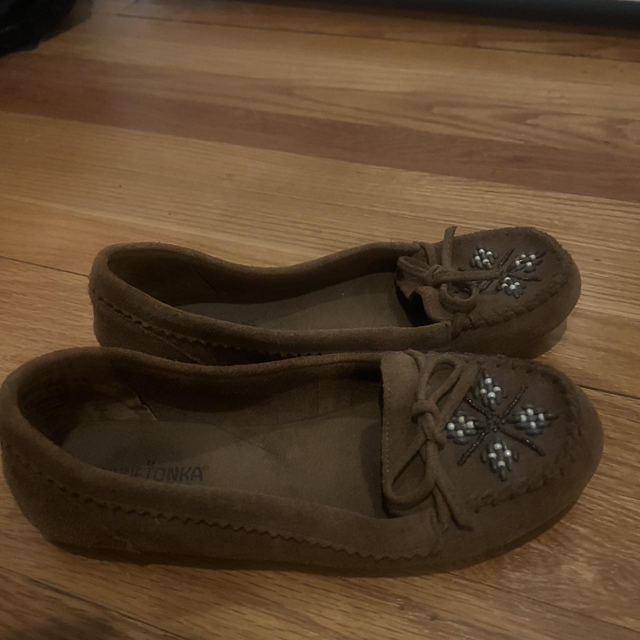 Minnetonka peace sign online moccasins