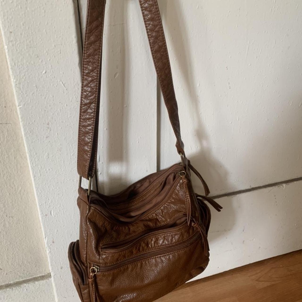 Bueno leather sale purse