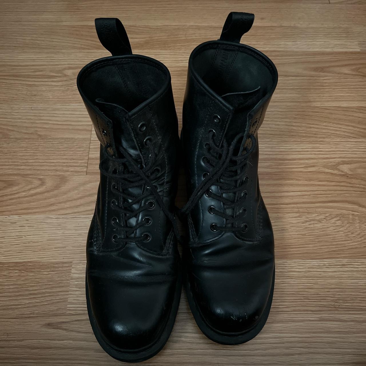 1460 doc martens white