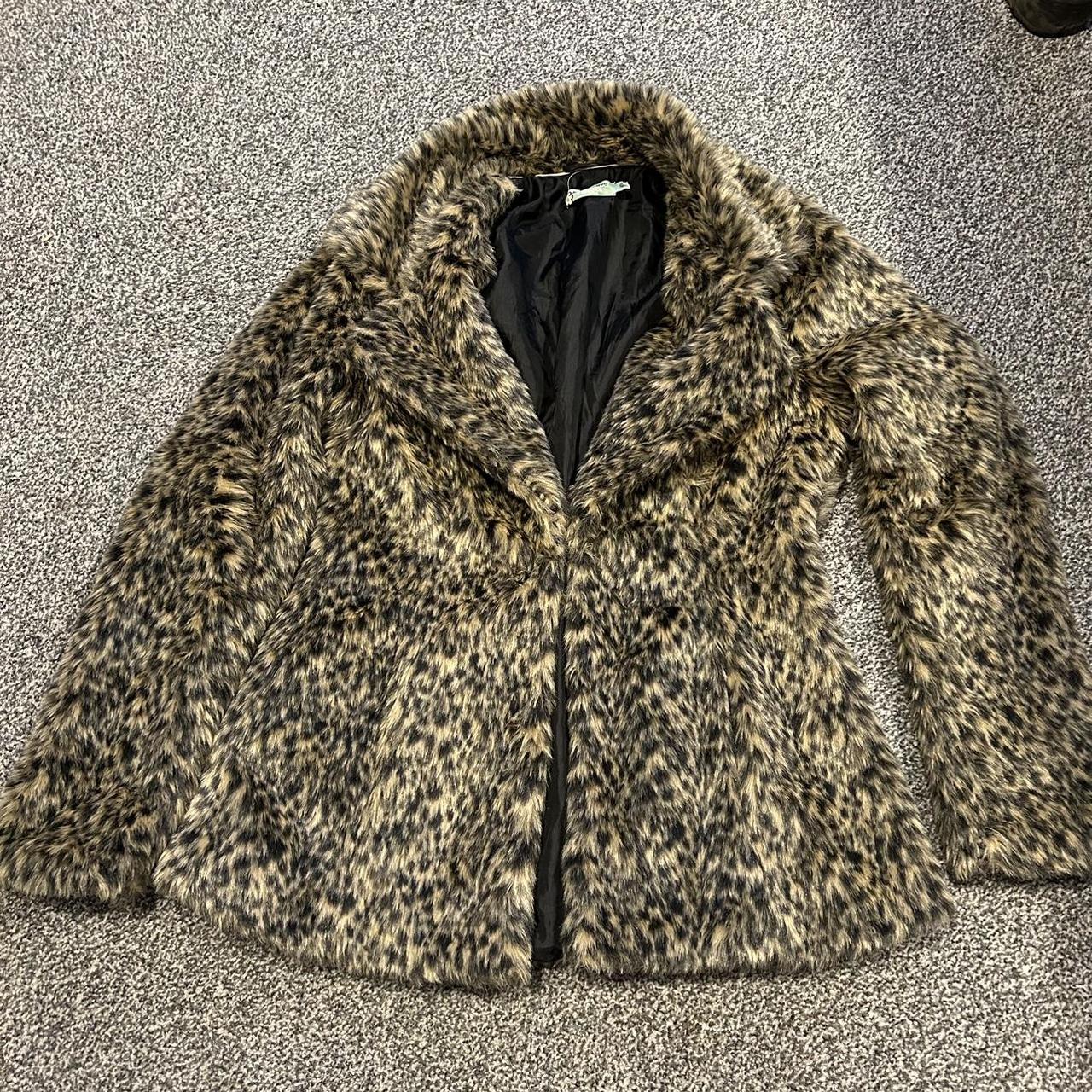 genuine y2k faux fur jacket / coat in leopard... - Depop