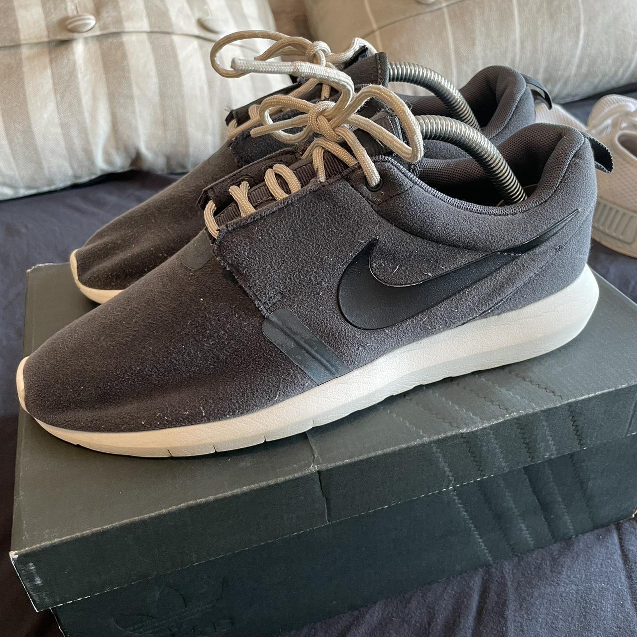 mens nike roshe run trainers