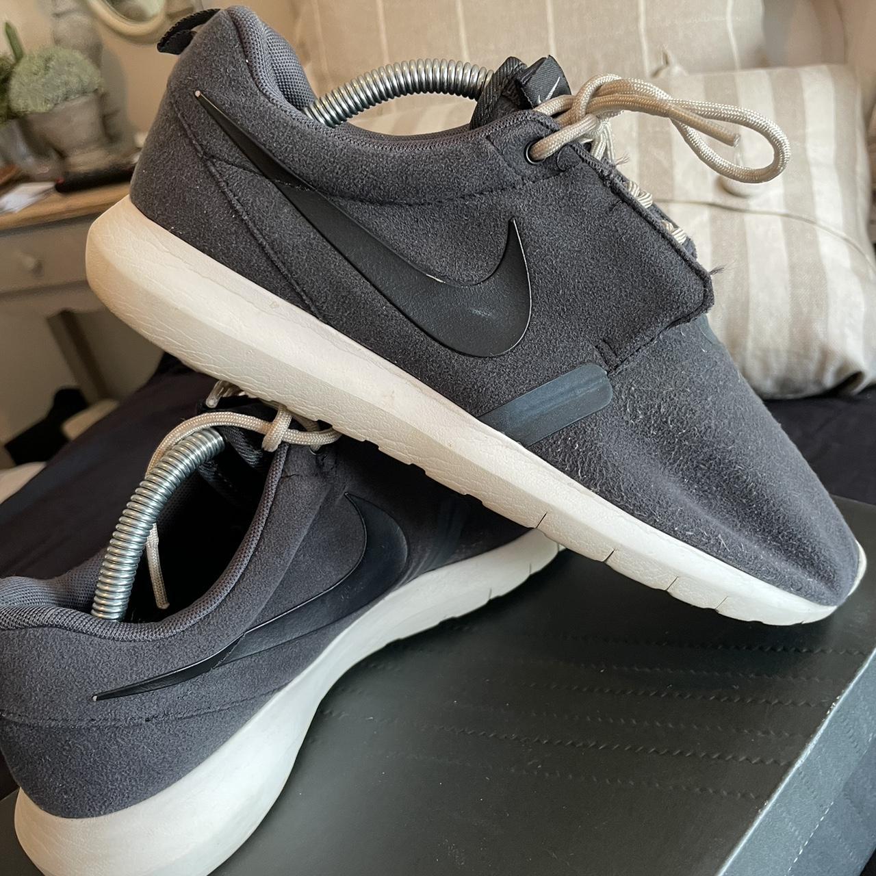 mens nike roshe run trainers