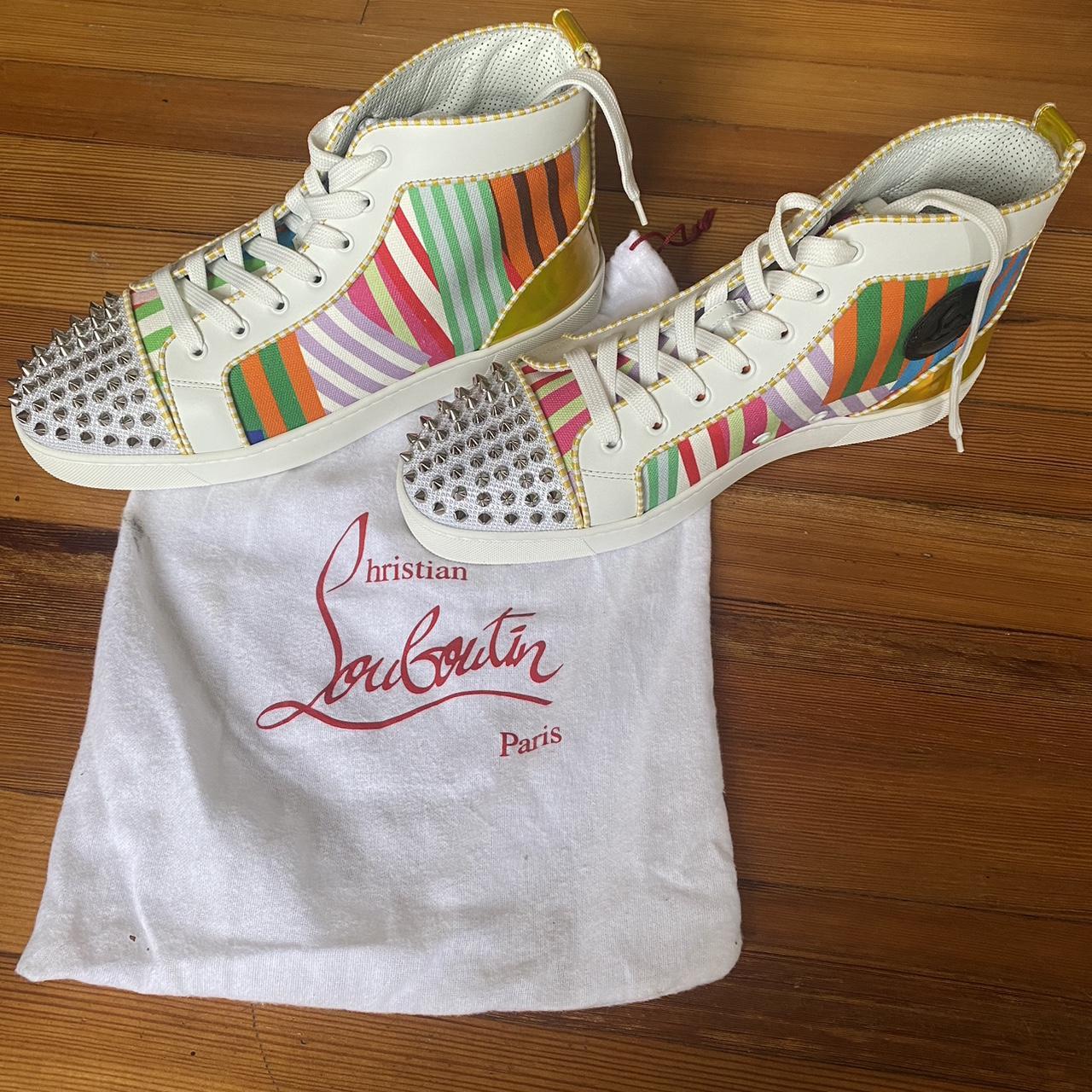 【週末セール】Christian Louboutin ヒョウ柄ケース Christian Louboutin ヒョウ柄 スタッズ ハイヒール