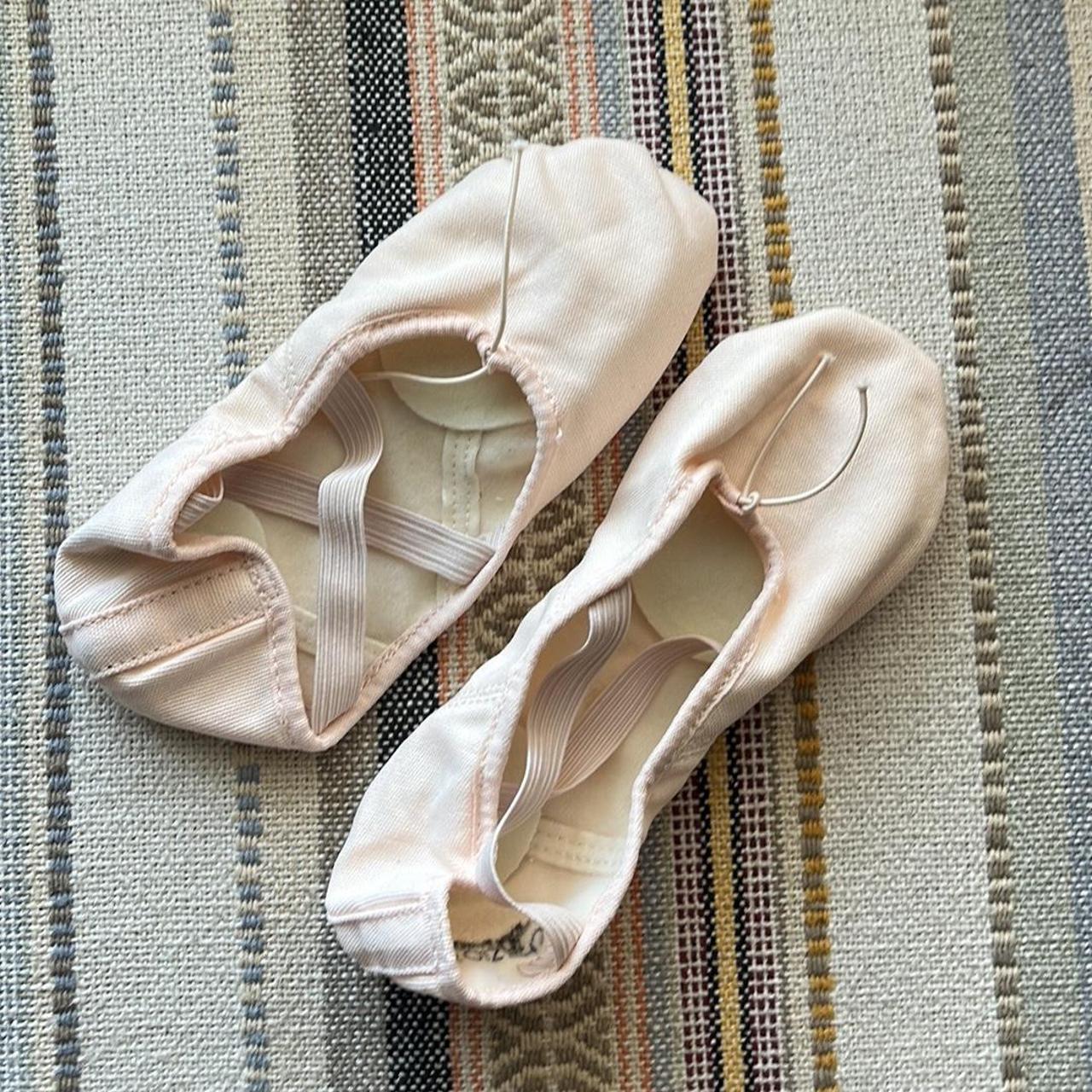 Capezio Women's Ballet-shoes | Depop