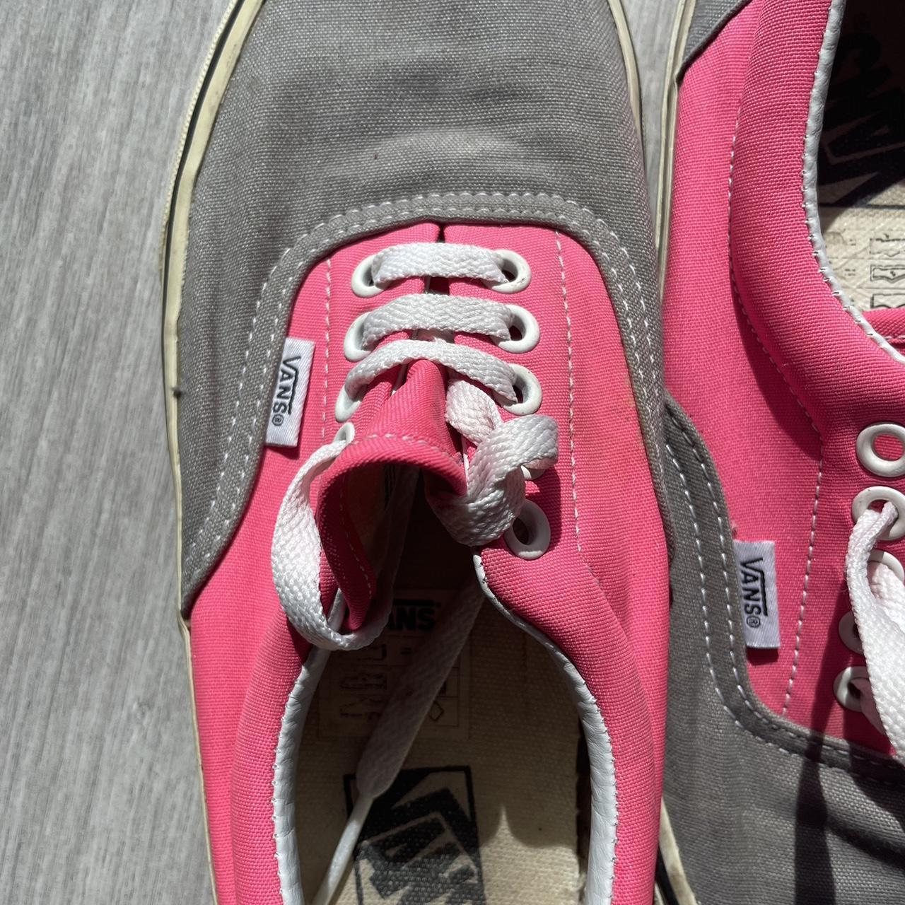 Grey and best sale pink vans