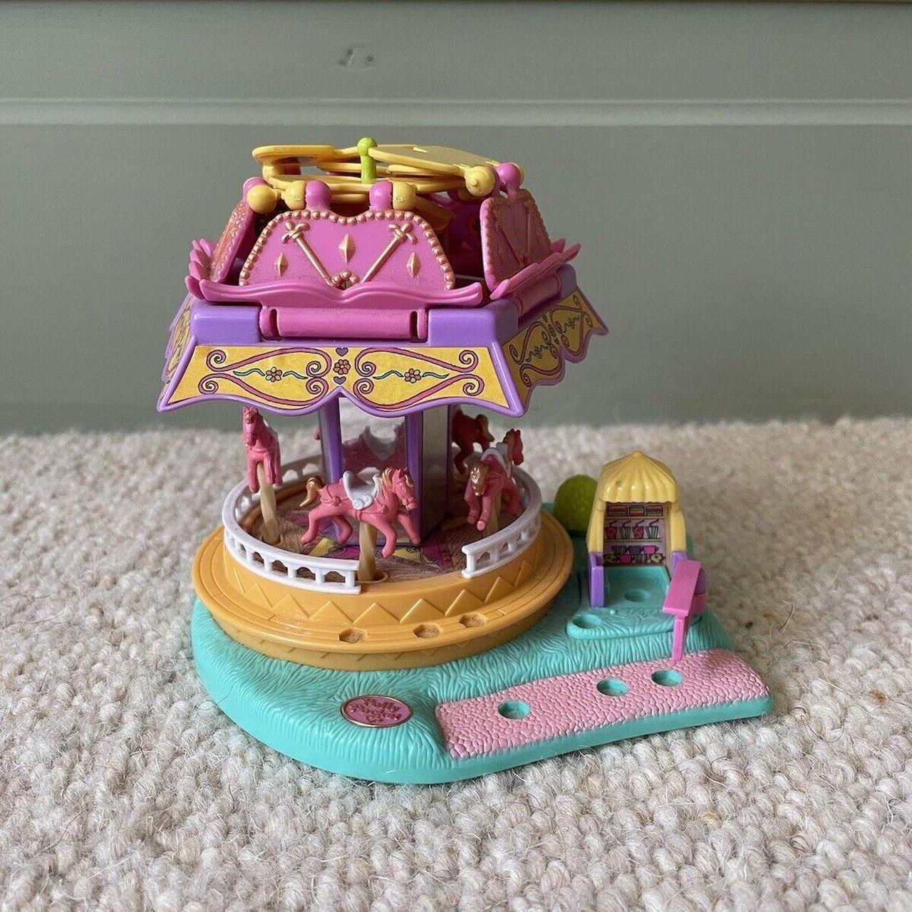 Polly best sale pocket carousel