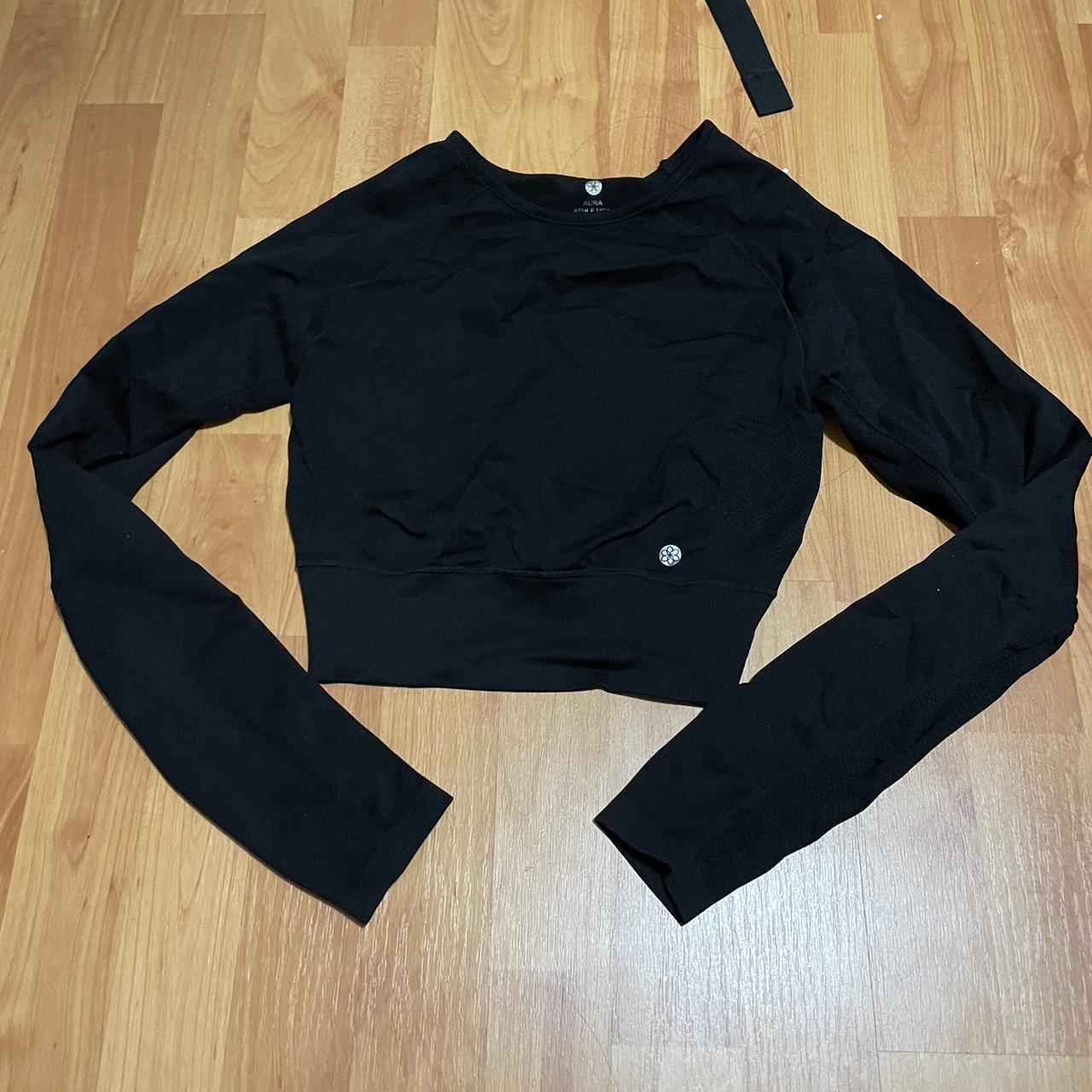 cropped black lululemon sweatshirt size M/L - Depop