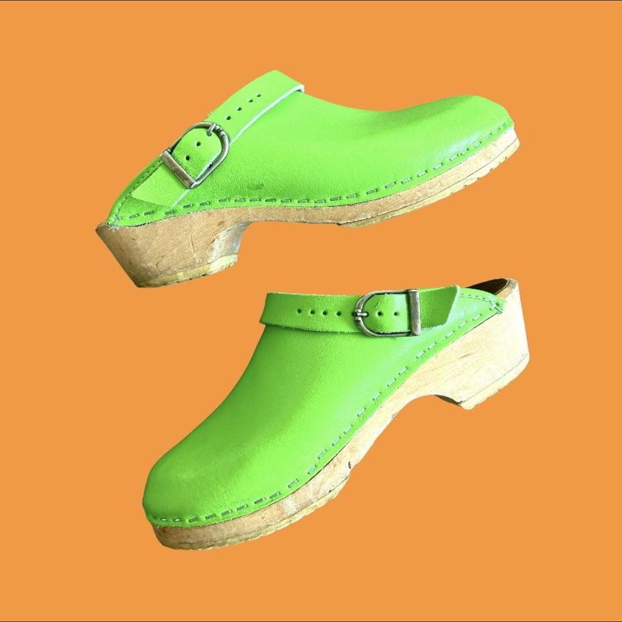 Lime deals green clogs