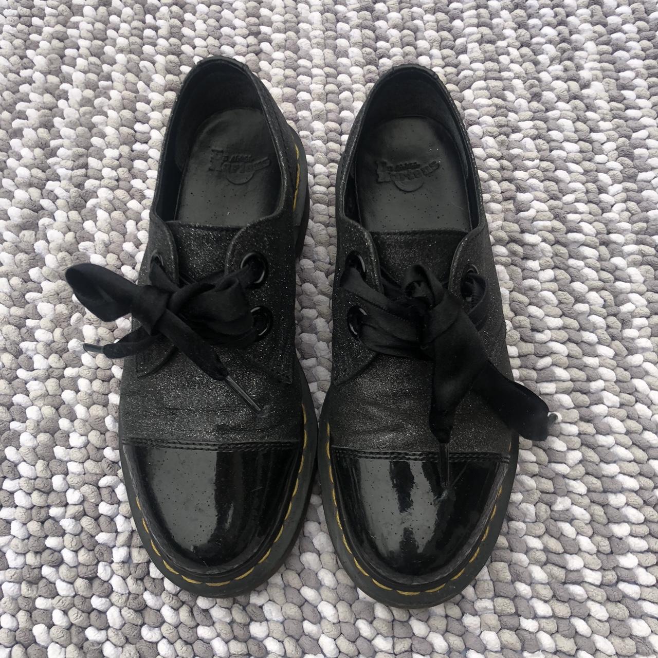 👻 SILVER GLITTER RIBBON LACE DOC MARTENS OXFORDS... Depop