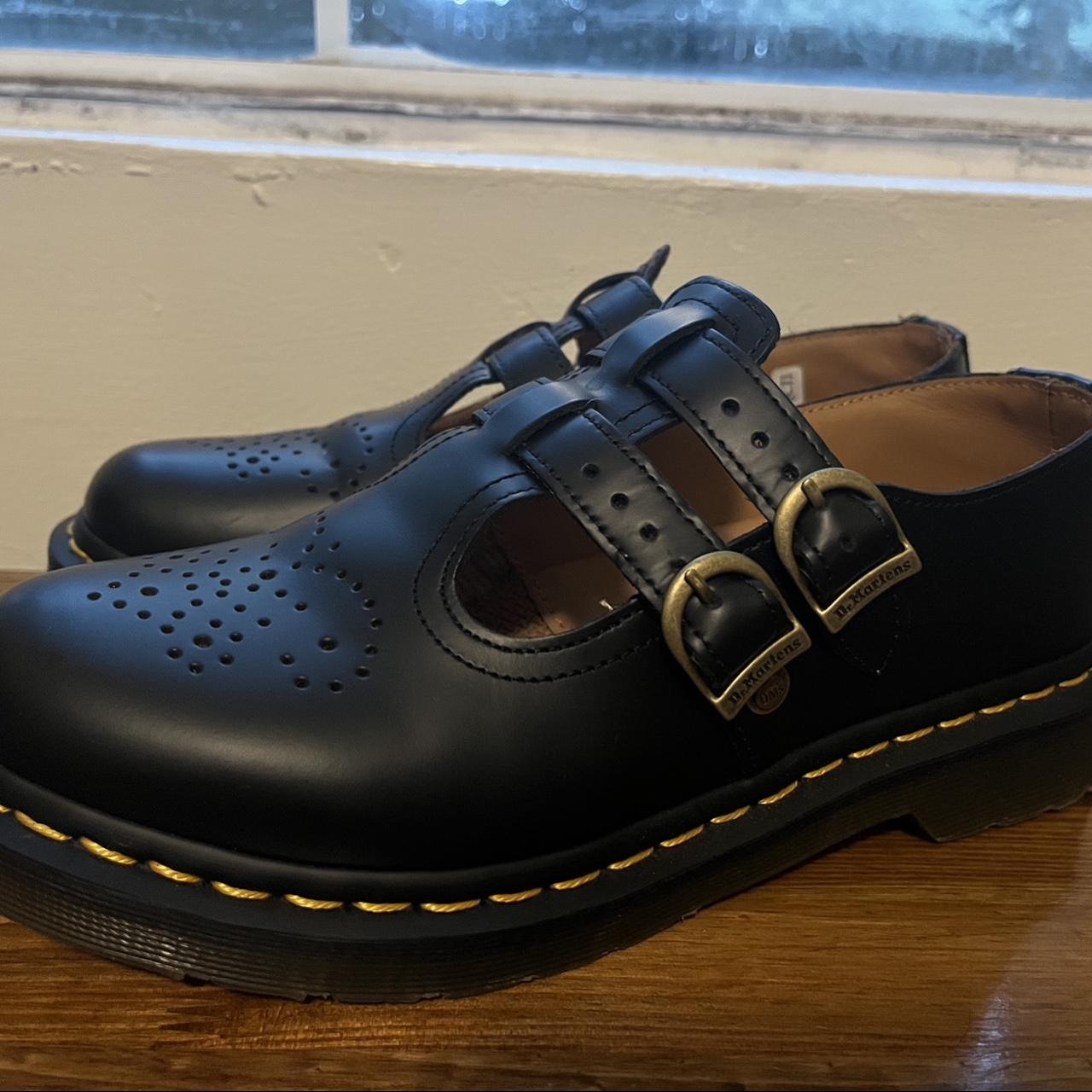 8065 doc martens