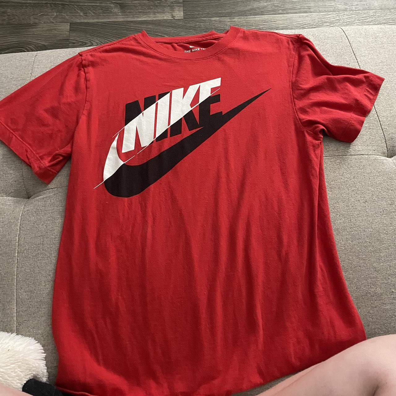 Nike Men's Red and Black T-shirt | Depop