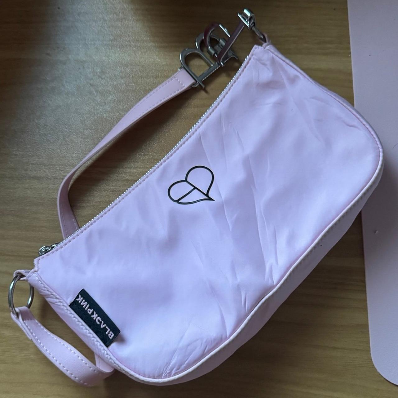 blackpink バッグ 418r2A8D8BL._UF350,350_QL50_.jpg