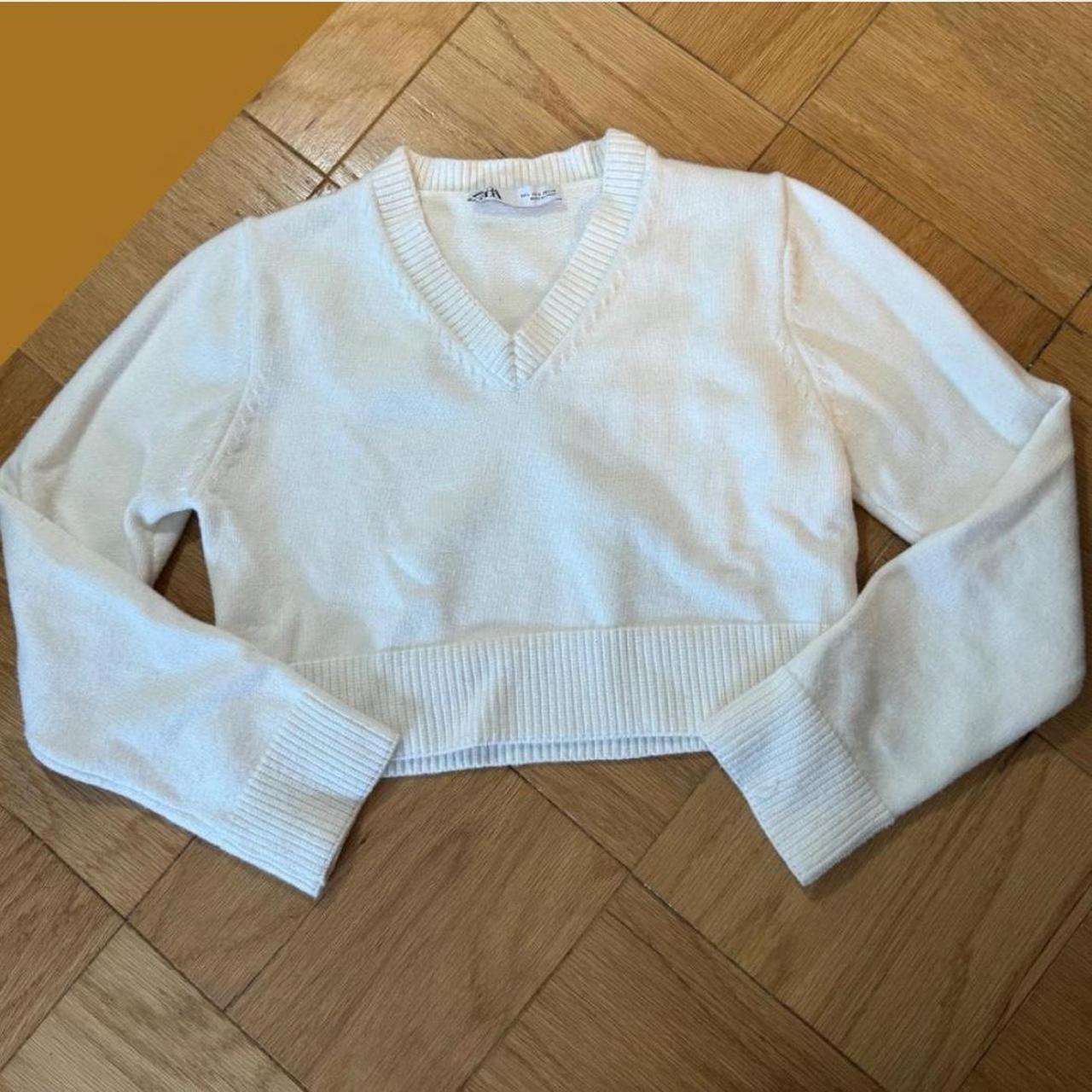 White knit Zara cropped sweater with a v Depop