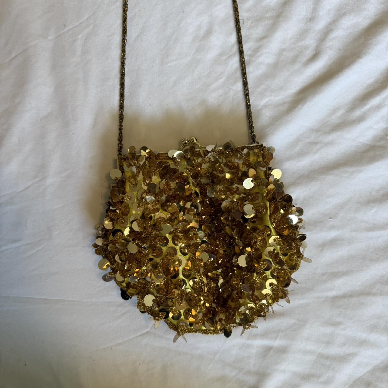 item listed by ashtonkeilani