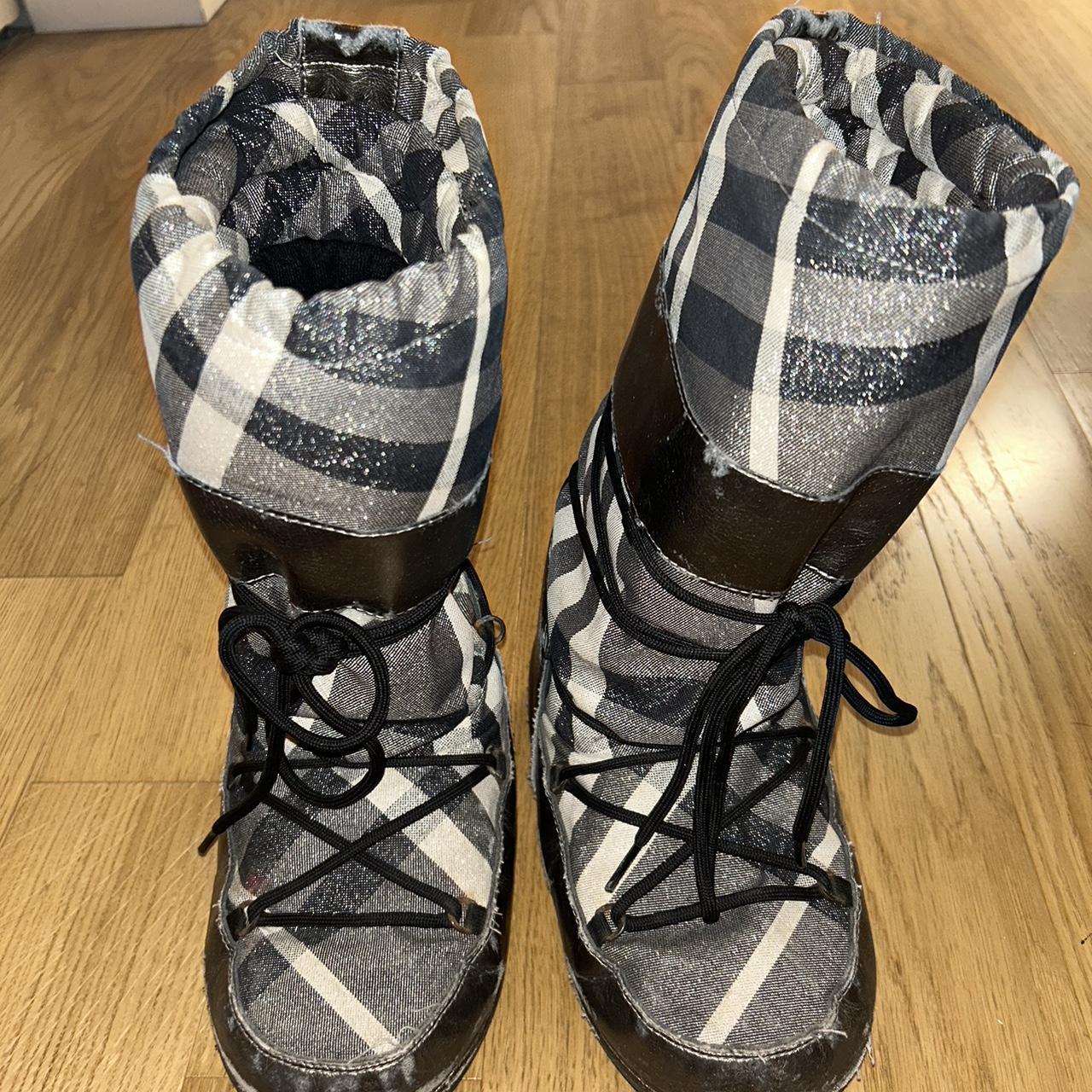 Burberry moon boots sale