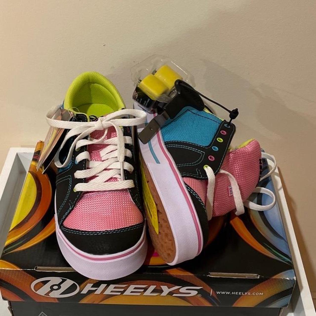 Pair clearance of heelys